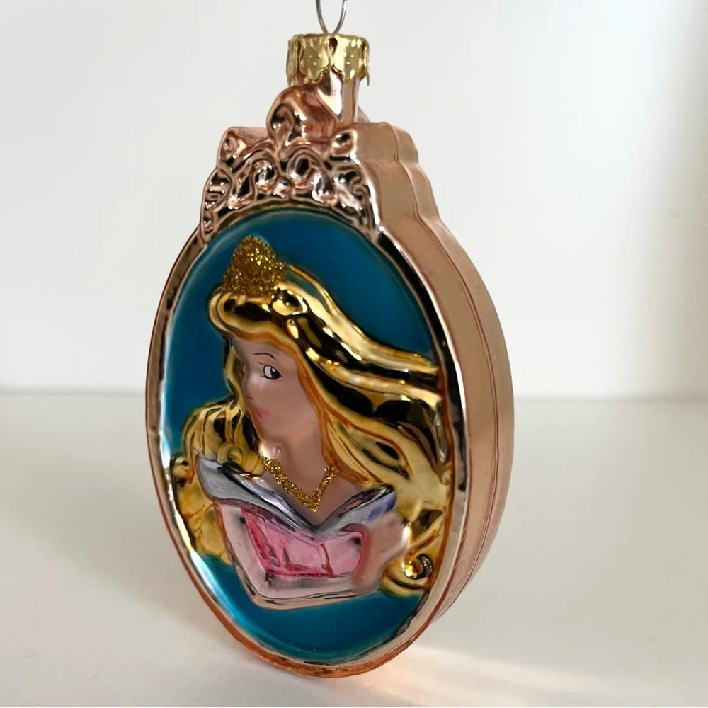 NWOT Sleeping beauty blown Glass Ornament Princess Aurors